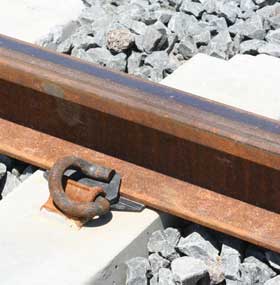 e clip fastening system in use